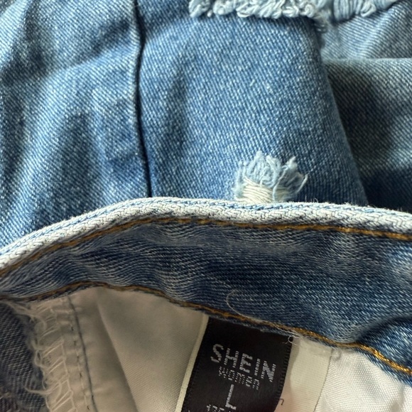 SHEIN Denim Cut Off Distress Shorts Size Large - Picture 4 of 9